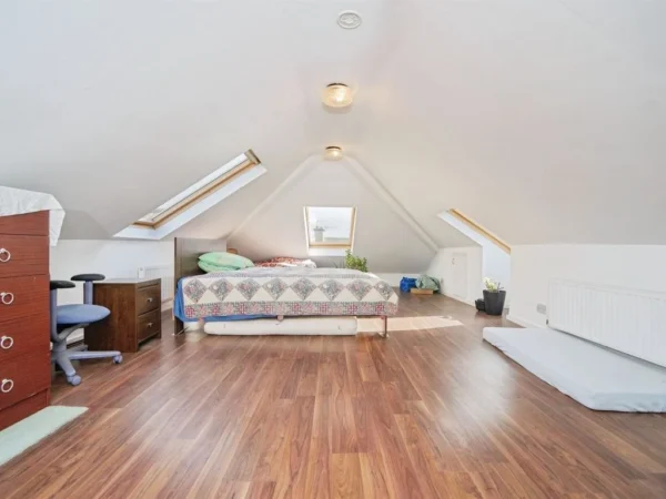 Selections Of Rooms In shared House from £600 in IG11 9XB