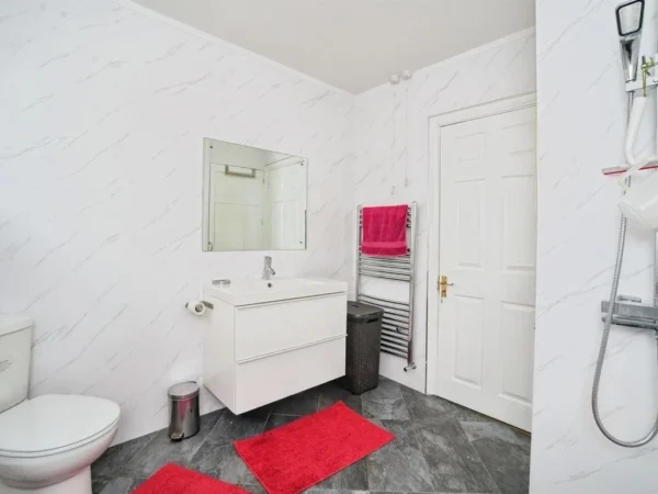 Selections Of Rooms In shared House from £600 in IG11 9XB
