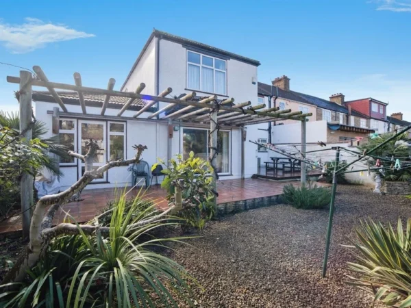 Selections Of Rooms In shared House from £600 in IG11 9XB