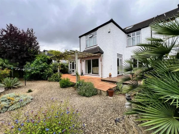 Selections Of Rooms In shared House from £600 in IG11 9XB